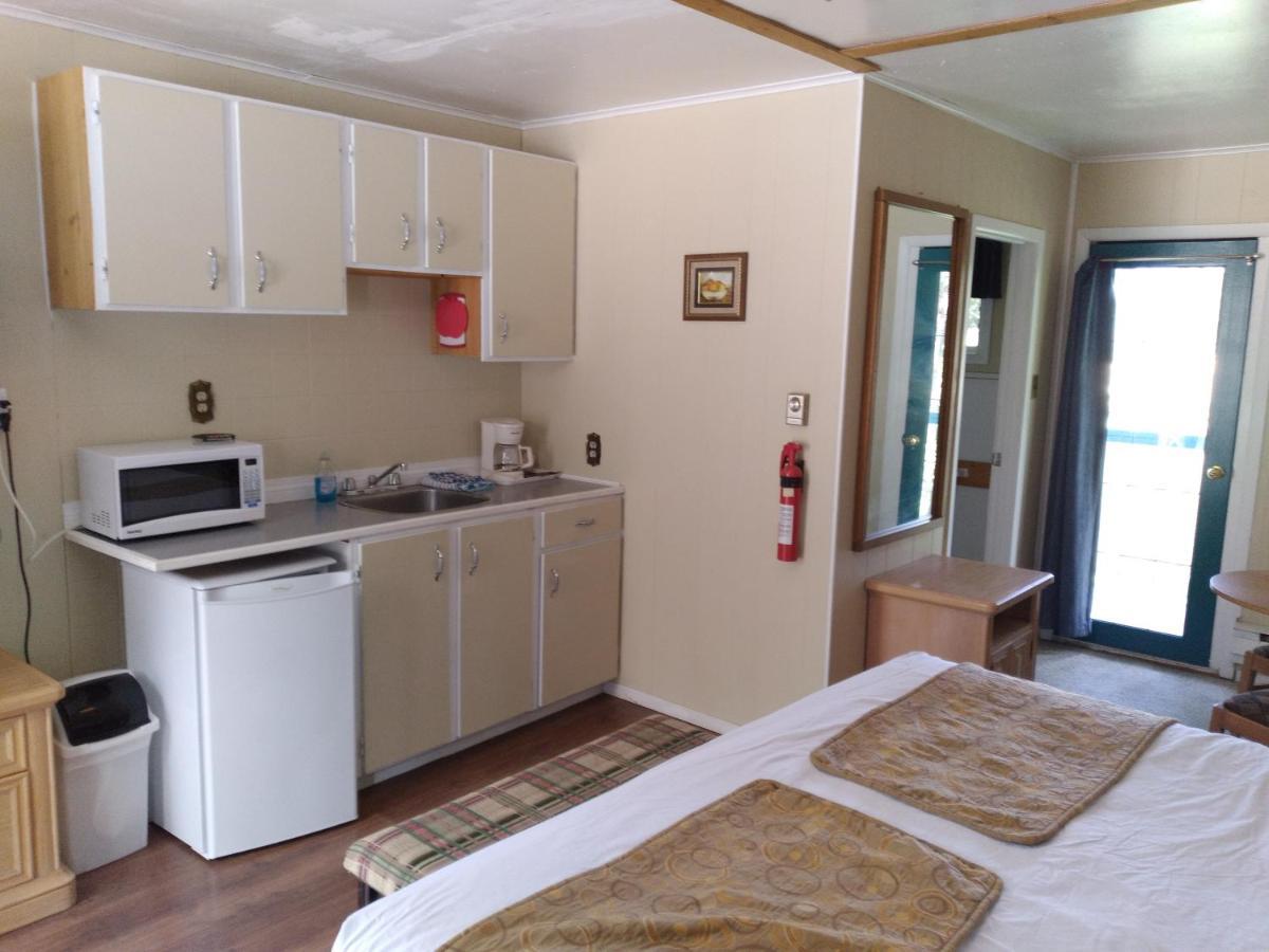 Appletree Inn Рейдиъм Хот Спрингс Екстериор снимка