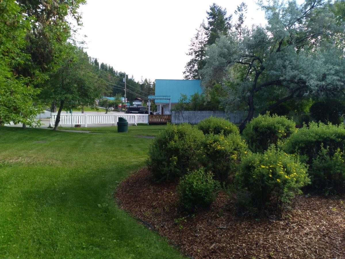 Appletree Inn Рейдиъм Хот Спрингс Екстериор снимка