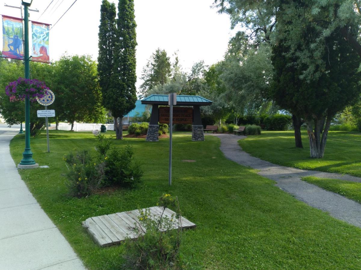 Appletree Inn Рейдиъм Хот Спрингс Екстериор снимка
