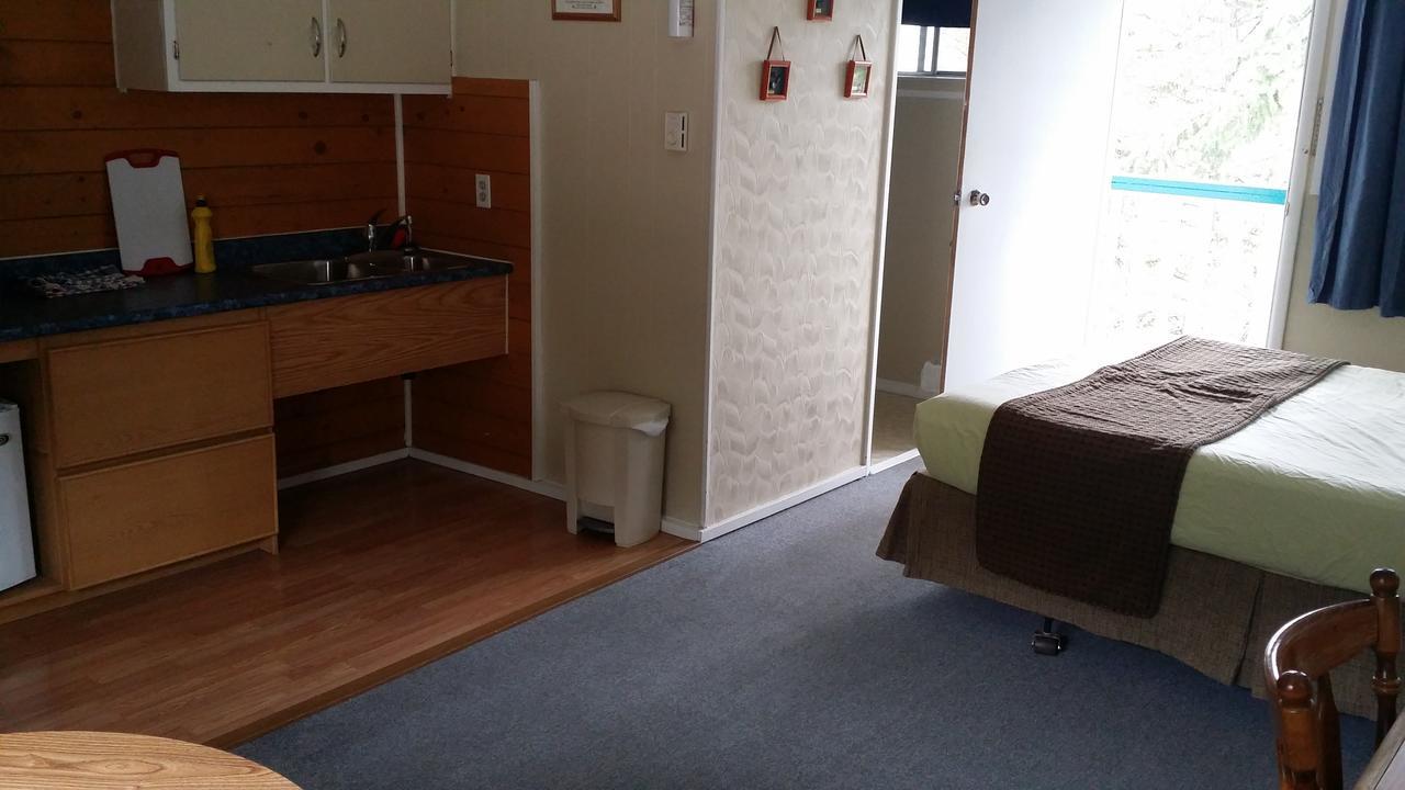 Appletree Inn Рейдиъм Хот Спрингс Екстериор снимка