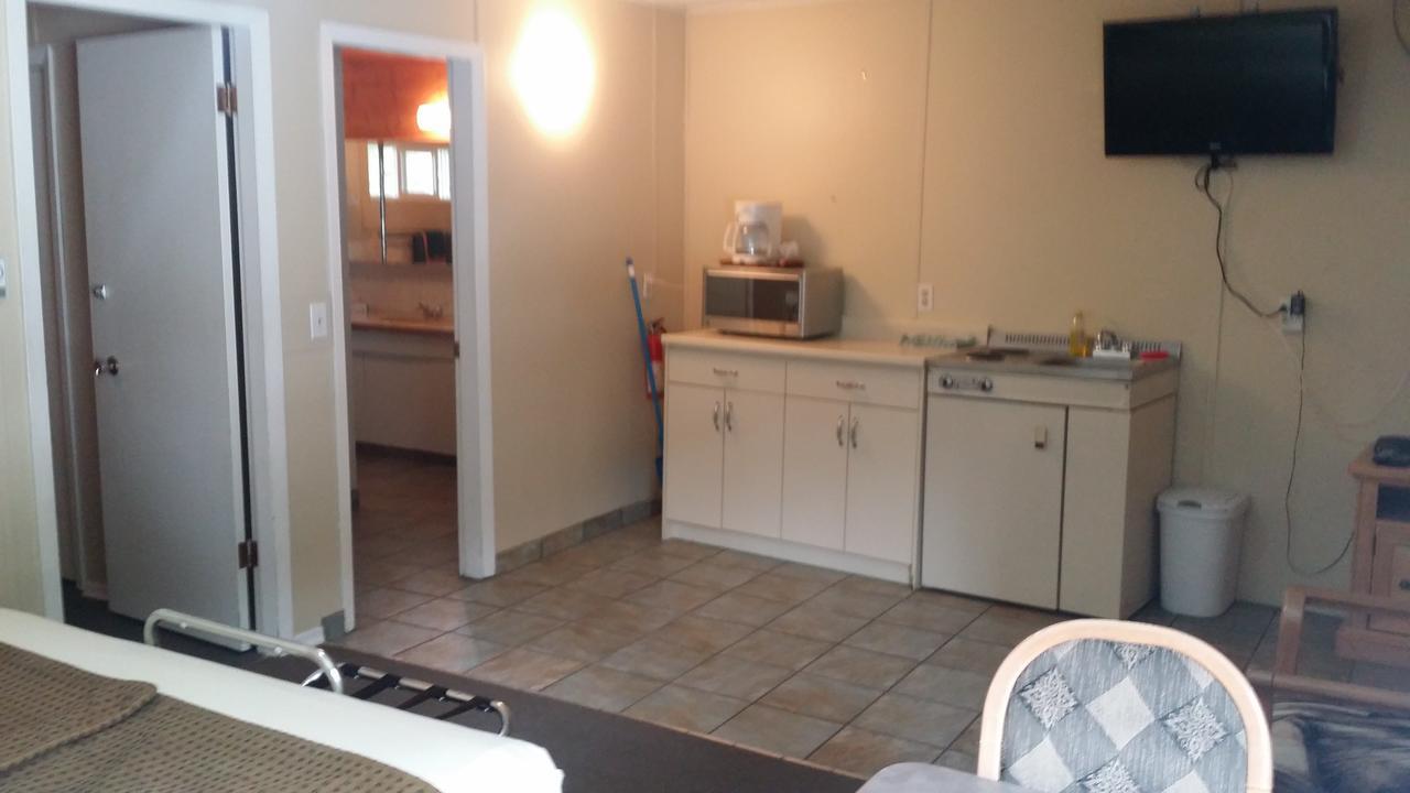 Appletree Inn Рейдиъм Хот Спрингс Екстериор снимка