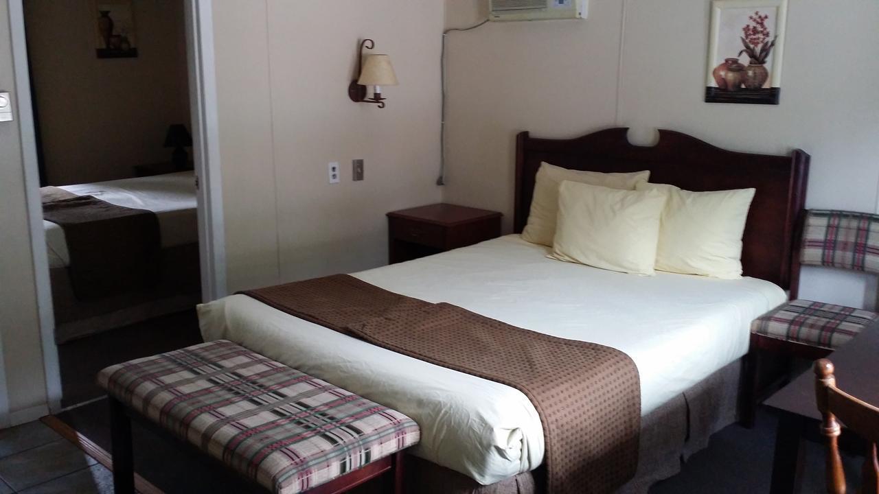 Appletree Inn Рейдиъм Хот Спрингс Екстериор снимка