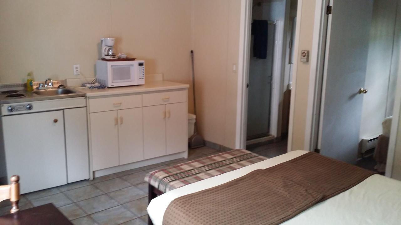 Appletree Inn Рейдиъм Хот Спрингс Екстериор снимка