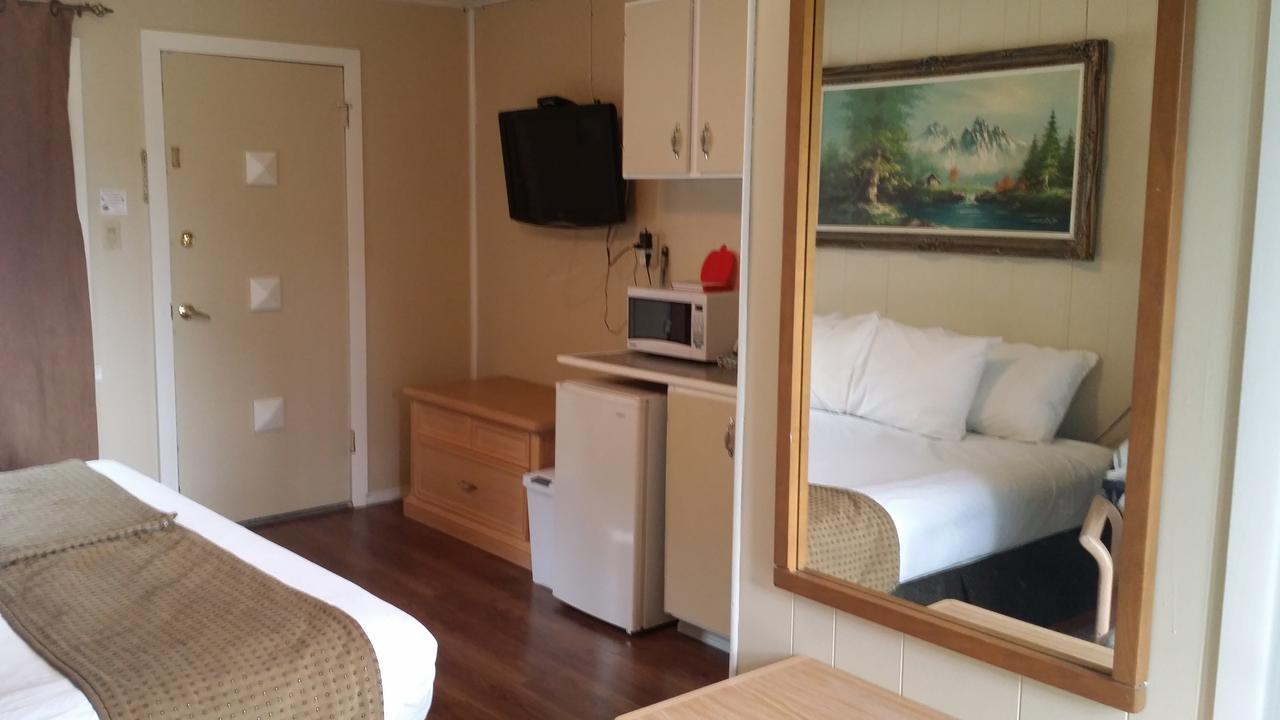 Appletree Inn Рейдиъм Хот Спрингс Екстериор снимка
