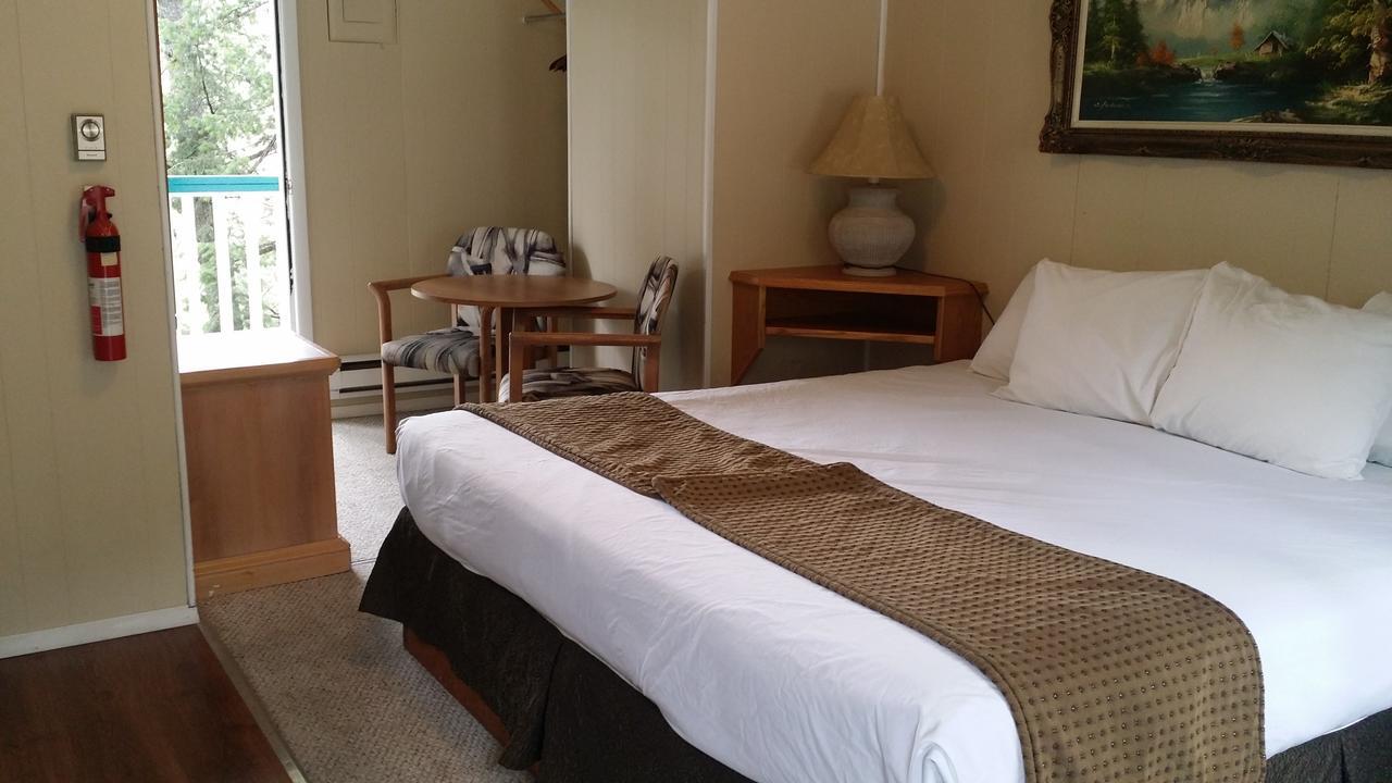 Appletree Inn Рейдиъм Хот Спрингс Екстериор снимка